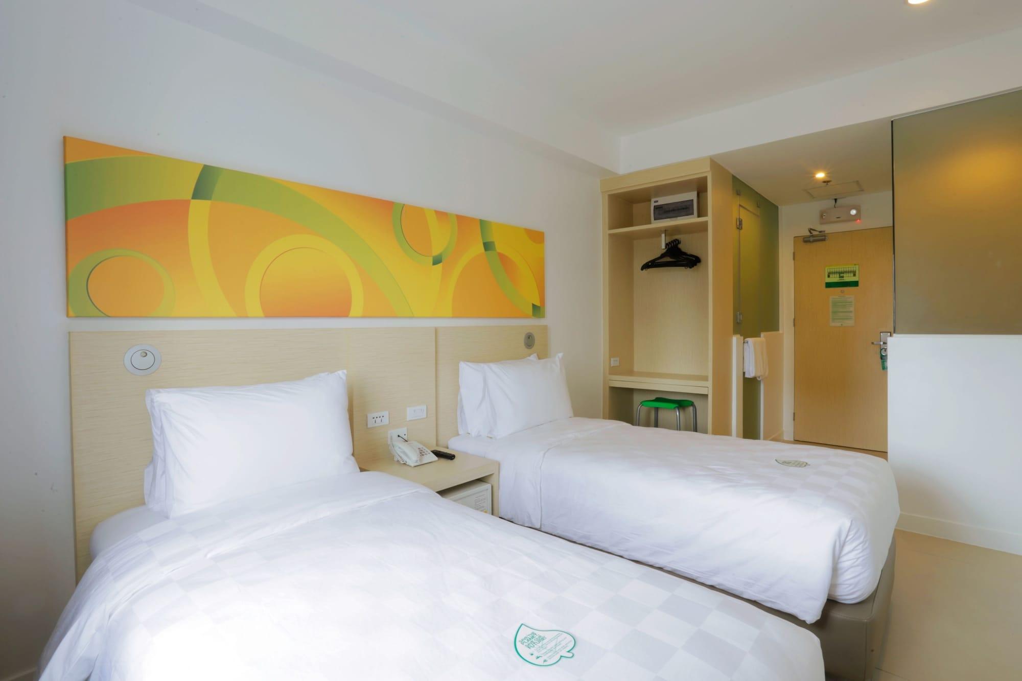 Go Hotels Timog Quezon City Eksteriør billede