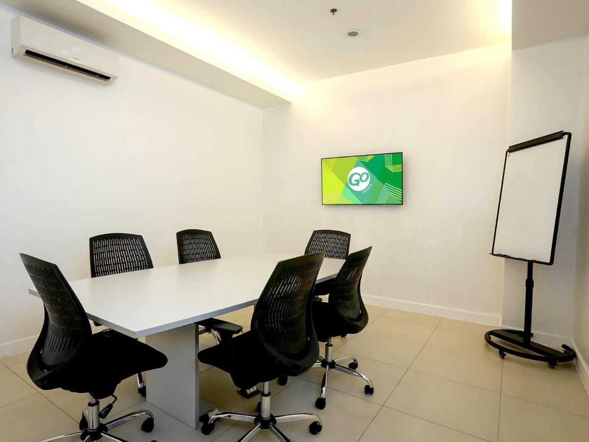 Go Hotels Timog Quezon City Eksteriør billede