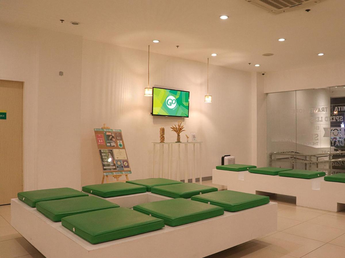 Go Hotels Timog Quezon City Eksteriør billede