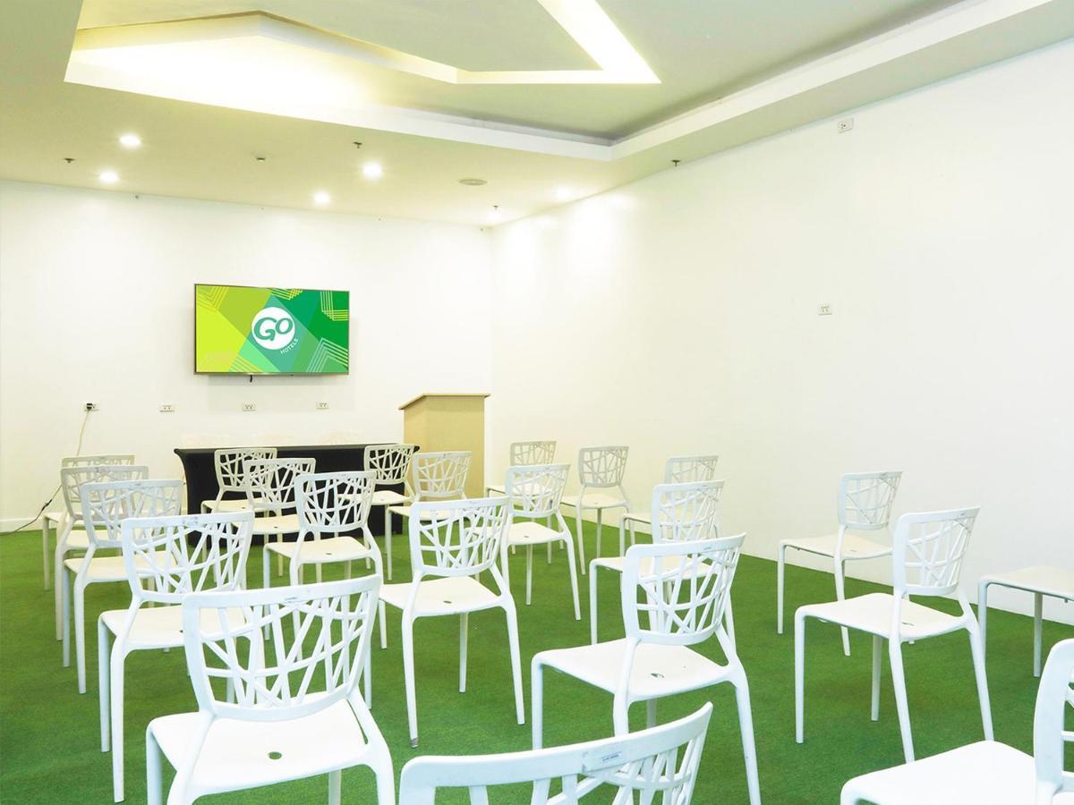 Go Hotels Timog Quezon City Eksteriør billede