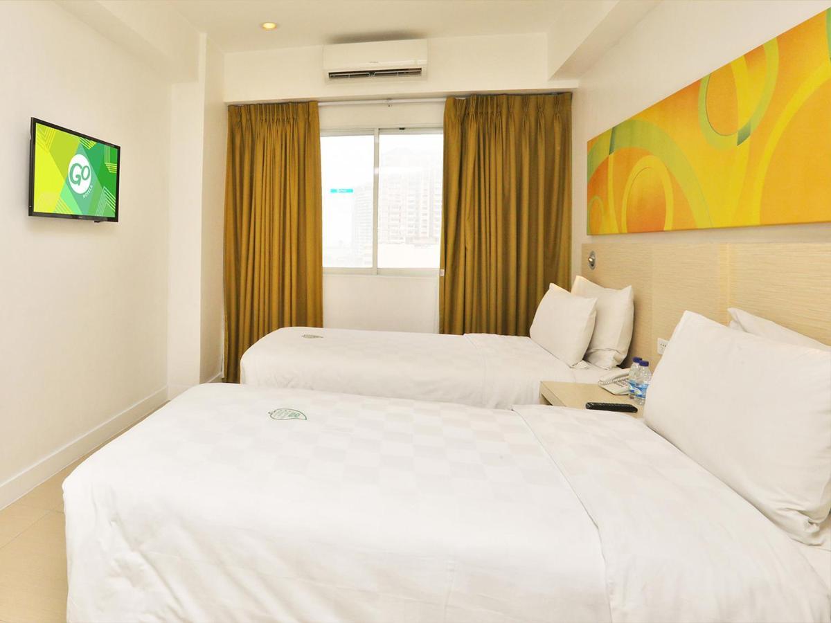 Go Hotels Timog Quezon City Eksteriør billede