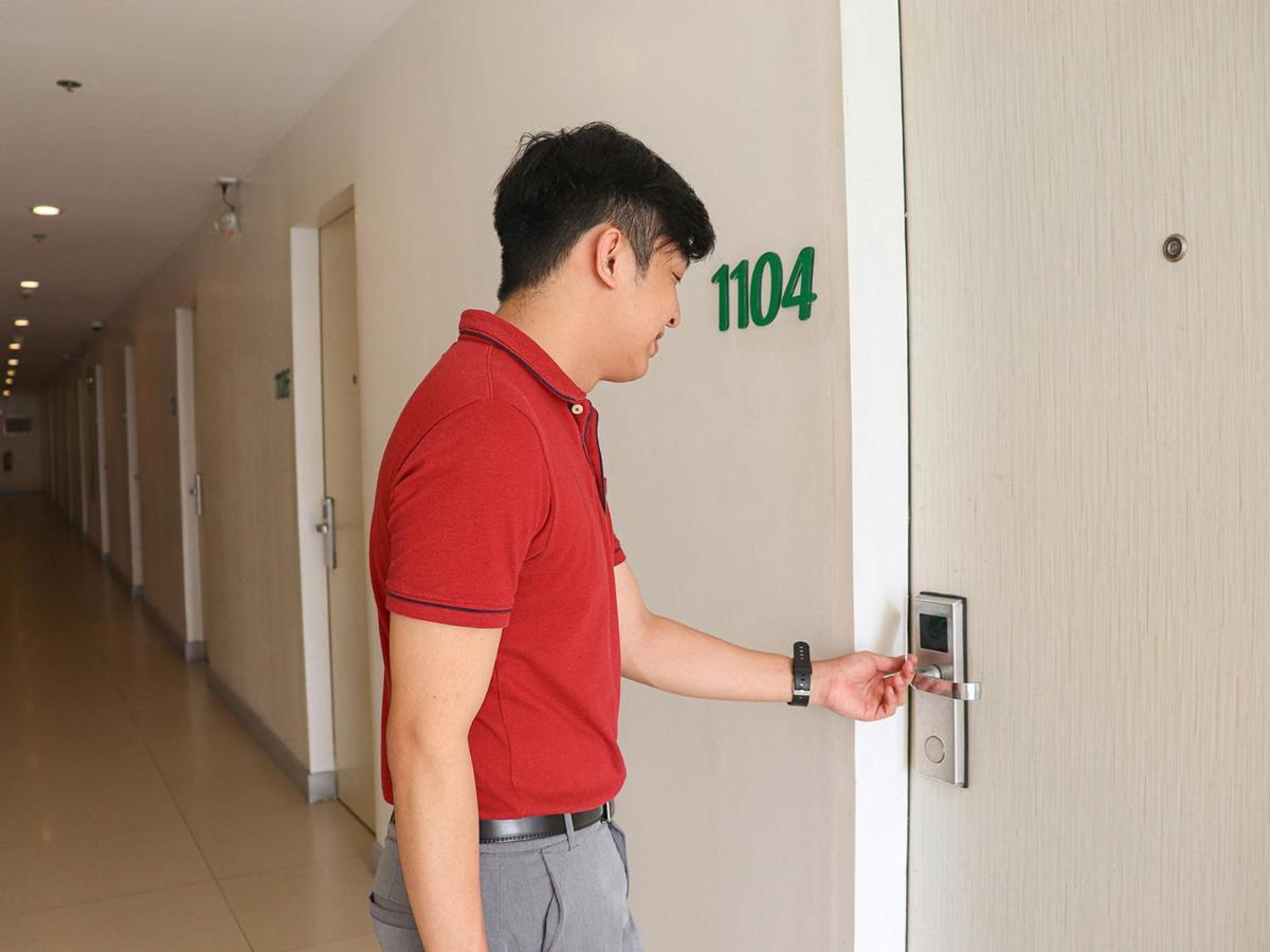 Go Hotels Timog Quezon City Eksteriør billede