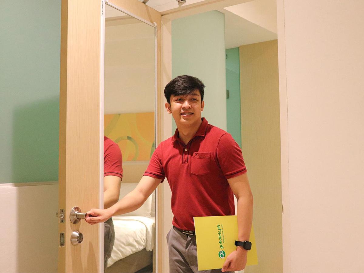 Go Hotels Timog Quezon City Eksteriør billede