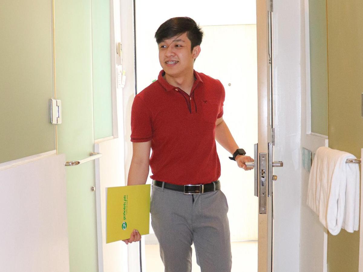 Go Hotels Timog Quezon City Eksteriør billede