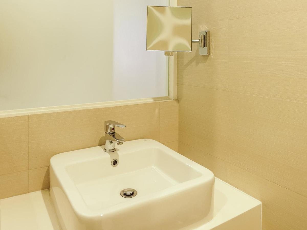 Go Hotels Timog Quezon City Eksteriør billede