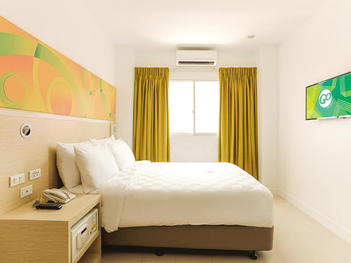 Go Hotels Timog Quezon City Eksteriør billede