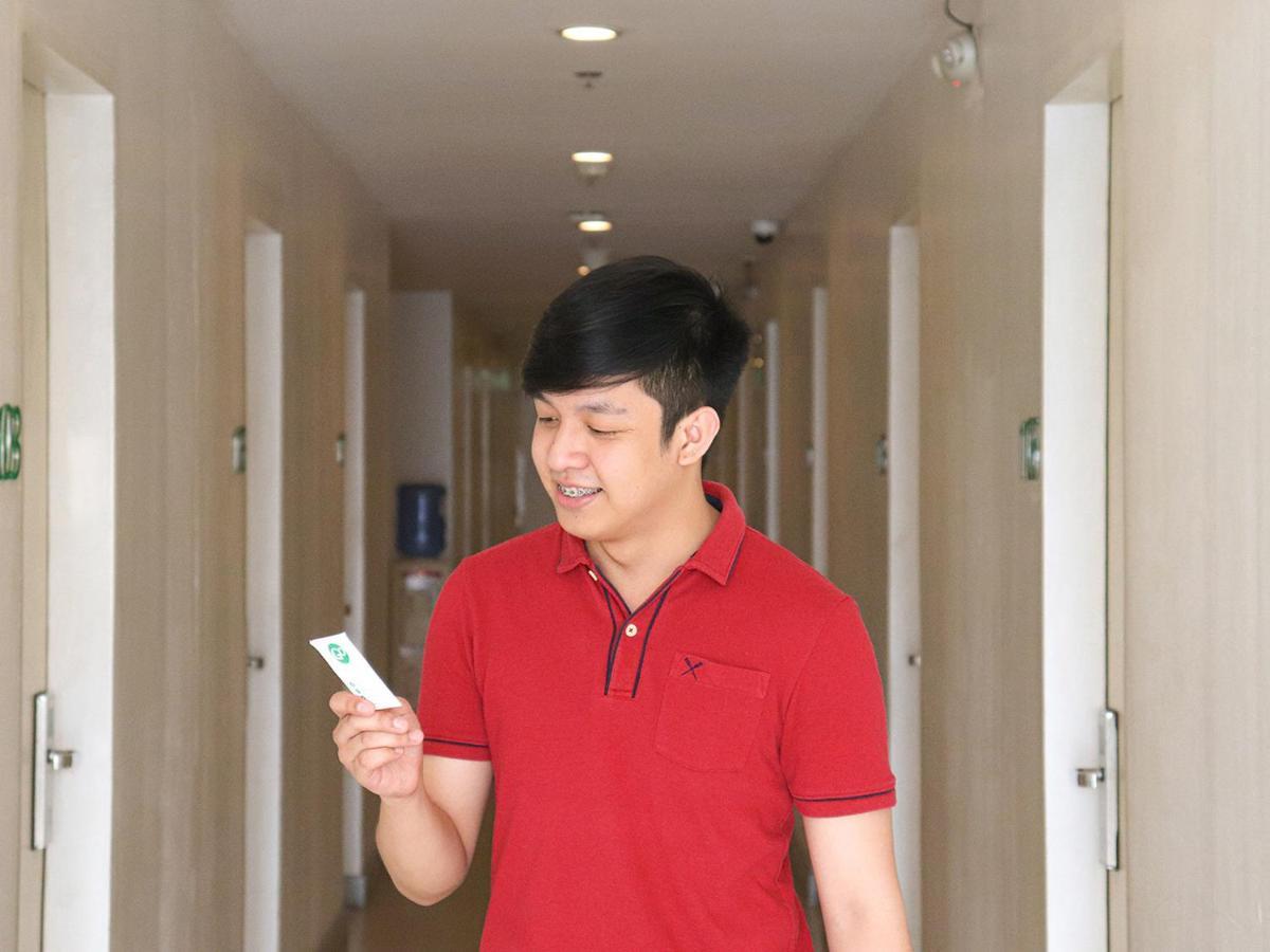 Go Hotels Timog Quezon City Eksteriør billede