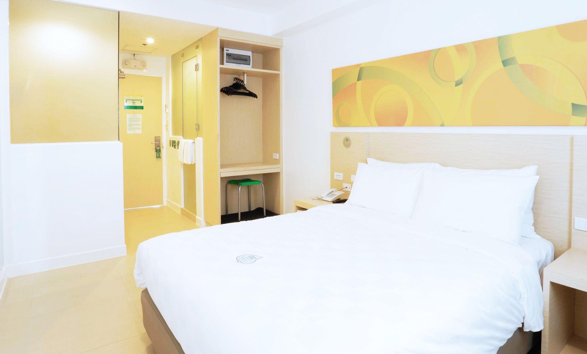 Go Hotels Timog Quezon City Eksteriør billede