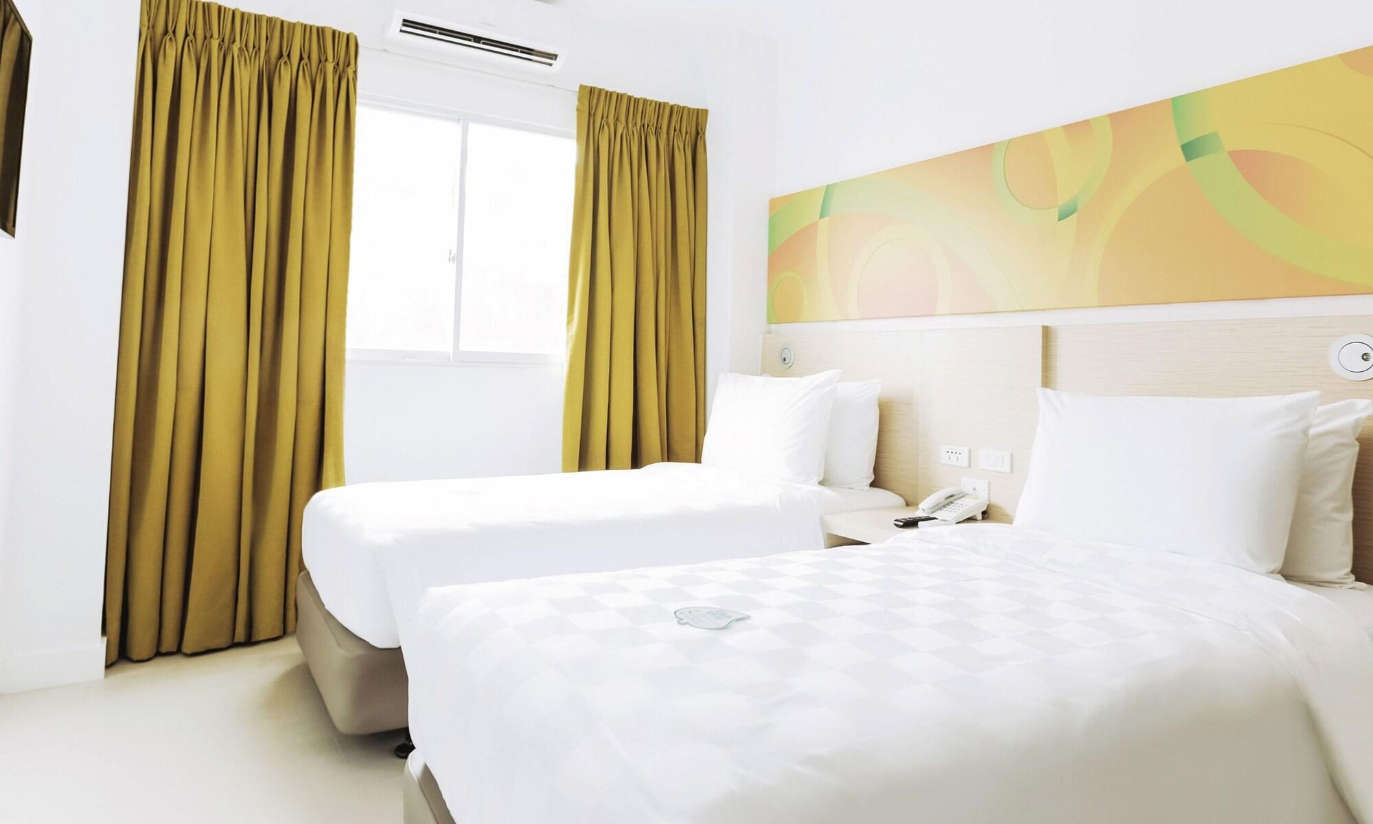 Go Hotels Timog Quezon City Eksteriør billede