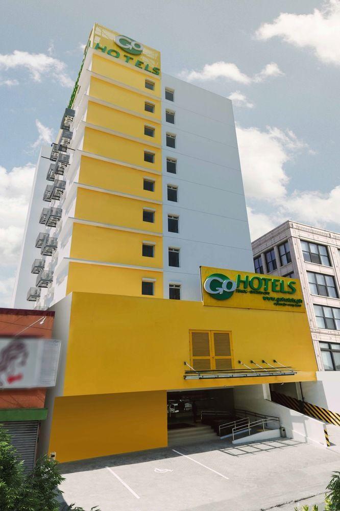 Go Hotels Timog Quezon City Eksteriør billede